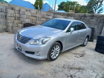 toyota crown cheses number