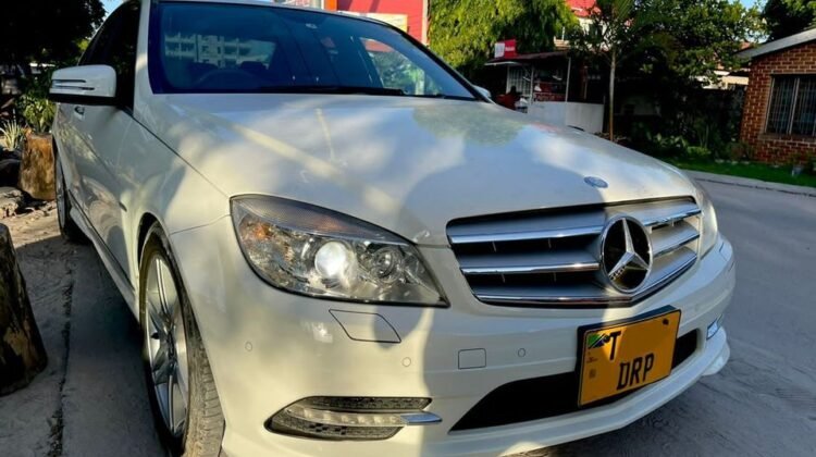 MERCEDES BENZ C CLASS 2010
