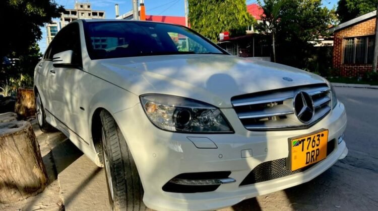 MERCEDES BENZ C CLASS 2010