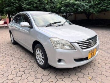 Toyota Premio F