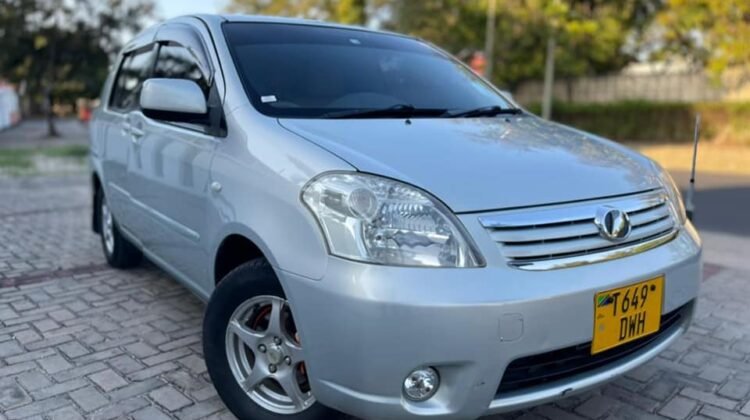 TOYOTA RAUM NEWMODEL