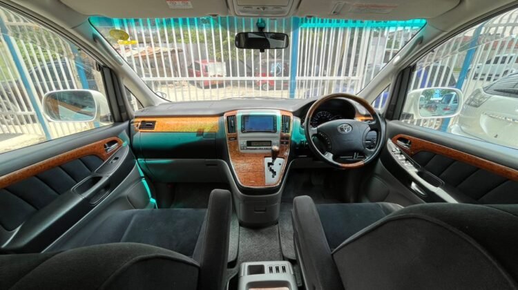 Toyota Alphard 2007 Model, Dual Auto Door. 𝗖𝗮𝗹𝗹 / 𝗪𝗵𝗮𝘁𝘀𝗔𝗽𝗽 𝟬𝟳𝟱𝟲 𝟰𝟲𝟱 𝟯𝟯𝟴 / 𝟬𝟲𝟮𝟴 𝟴𝟴𝟯 𝟯𝟴𝟴