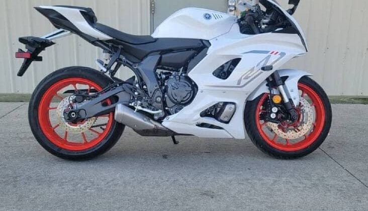 2023 yamaha yzf_R7 (+243991280006)