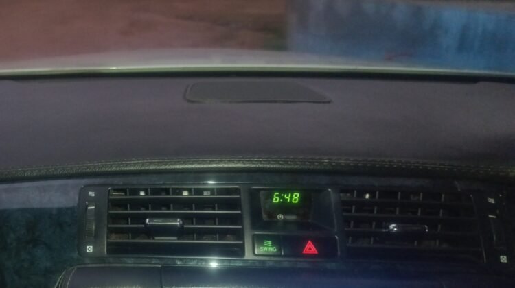 TOYOTA CROWN EAE
