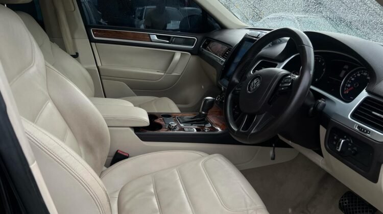 VOLKSWAGE TOUAREG