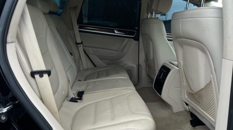 VOLKSWAGE TOUAREG