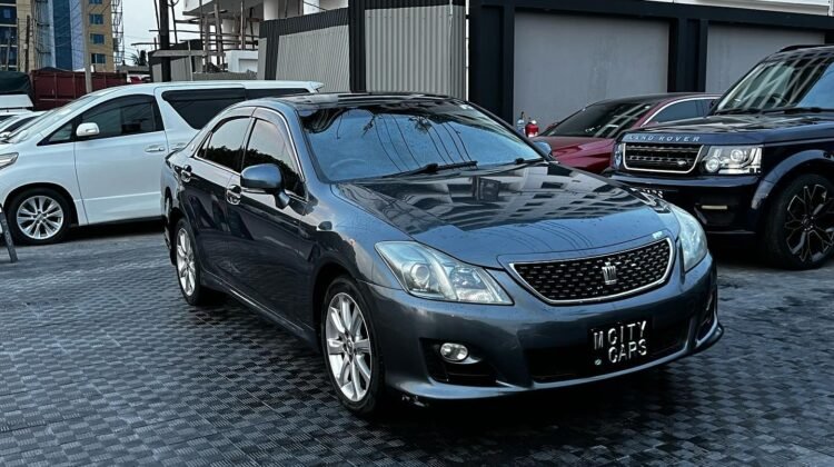 TOYOTA CROWN ATHLETE