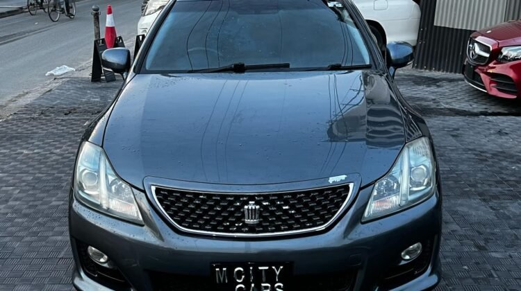 TOYOTA CROWN ATHLETE