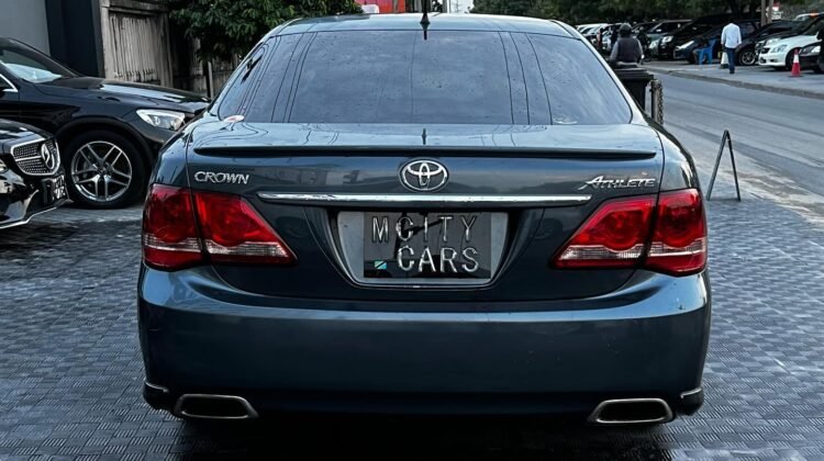 TOYOTA CROWN ATHLETE