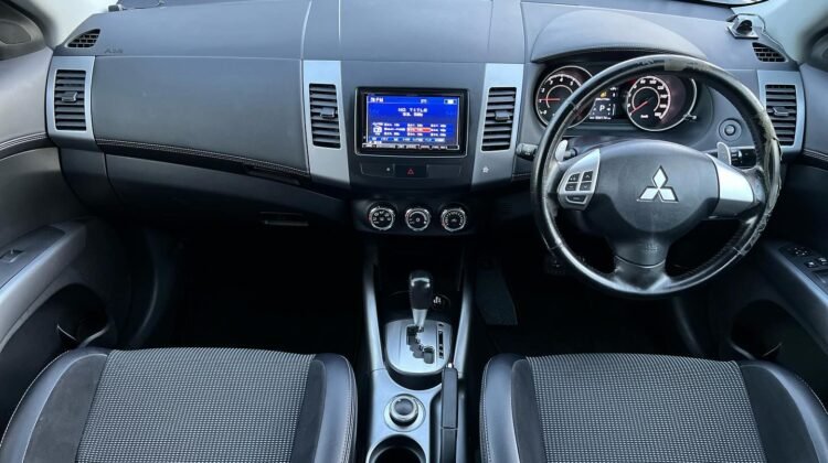 MITSUBISHI OUTLANDER RODEST