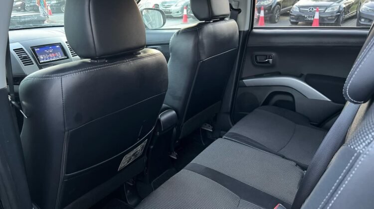 MITSUBISHI OUTLANDER RODEST