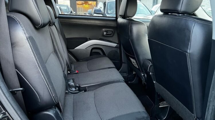 MITSUBISHI OUTLANDER RODEST