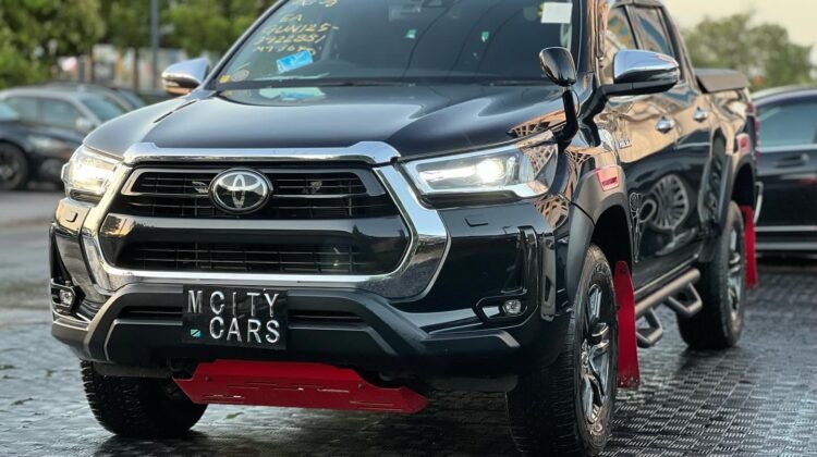TOYOTA HILUX DOUBLE CABIN