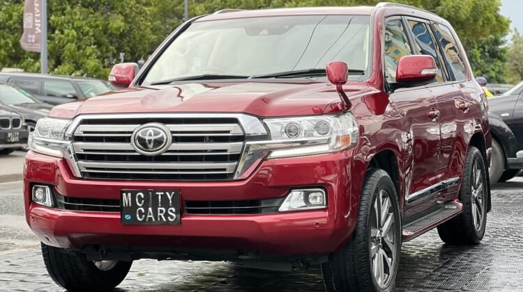 TOYOTA LANDCRUSER VX V8